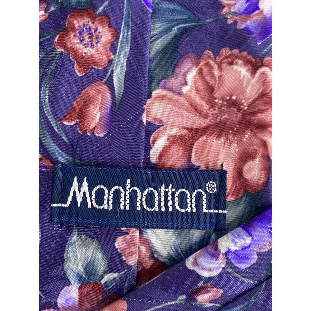 VTG Manhattan Mens Neck Tie Floral Purple Rose Printed Made in USA 58x4 Classic